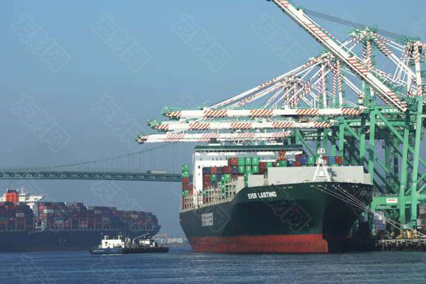 特朗普关税政策不为人注意的一个弊端：让“华盛顿沼泽”越来越深