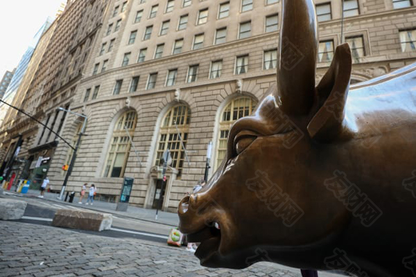 华尔街铜牛看纽约d.jpg
