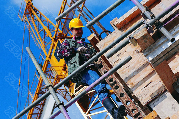 纽约联储调查显示越来越多的美国工人正在跳槽且薪资要求提高