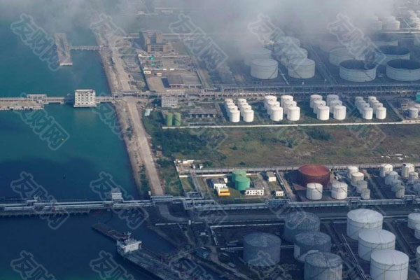 中国历史性出售石油储备干预石油市场