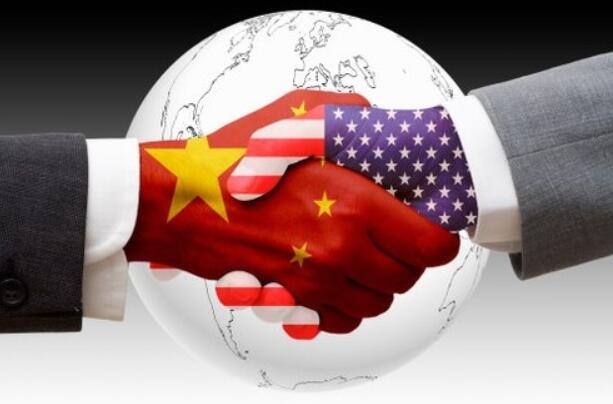 【友财网外汇资讯】-美国总统拜登当地时间11月15日正式签署两党基础设施建设法案，为重建美国基础设施、加强制造业、创造高薪就业机会、发展经济和解决气候变化危机等问题提出了六个优先事项，以提供初步的指导方针。拜登当天还在白宫发表公开讲话，强调了两党基础设施建设法案对美国工人、家庭和本土建设的重要性。  在白宫15日发表的声明中，列出了六个优先事项，包括有效投资公共事项，避免资金浪费，公平使用公共资金，建设能够有效抵御气候变化影响的基础设施等。同时，为了推进基建法案的优先事项，美国政府设立了特别工作组，以协调各部门工作。  拜登1.75万亿美元《重建更好法案框架》法案成本的不确定性挥之不去，共和党抨击法案可能进一步加大通胀压力。但伊利诺州众议员Jan Schakowsky表示众议院民主党仍计划本周对此支出法案进行投票。  法案的投票过程可谓是一波三折，民主党内陷入拉锯。10月28日，拜登将法案规模从最初起草的3.5万亿美元大幅缩水到1.75万亿美元，但仍未获得党内温和派的支持。11月5日，拜登5500亿基建方案获通过，1.75万亿美元支出方案依然搁浅。  法案一直未通过，但拜登没有时间继续僵持。此前，拜登在国内的支持率加速下滑，急需通过基建法案的，提升自己的公众低位。  众议院民主党内部分歧仍存，此次投票国会预算办公室(CBO)收支分析将是关键。  国会预算办公室收支分析将是关键  CBO将针对此项法案各项规定的收入和支出进行更多分析，这将成为此次投票的关键，也是温和派民主党决定是否投票的重要依据。  白宫此前强调，该框架通过提高税收等方式，预计未来十年可获得2万亿美元的收入，等于“完全支付了框架提出的支出账单”，还能削减赤字。  然而民主党温和派参议员乔·曼钦此前指责拜登利用“预算噱头”掩盖支出计划的高成本。曼钦在一次新闻发布会上表示，《法案框架》都是一些空头支票和噱头，如果这些计划永久化，所谓的1.75万亿美元将增加一倍。  同时，宾大沃顿预算模型也得出相似的结果，拜登的支出计划成本可能高达4万亿美元。若该法案通过，美国债务将超过30万亿美元。  Josh Gottheimer温和派团体，其中包括纽泽西州众议员Josh Gottheimer和佛罗里达州众议员Stephanie Murphy，并未坚持要求完整的CBO收支分析报告。但他们承诺，如果CBO与白宫预估法案不会增加赤字结果一致，就会投票支持该法案。  带薪家庭假和医疗保险药品价格仍存分歧  自“重建更好”法案提出，温和派民主党就对方案中诸如医疗保险、带薪家庭假、甲烷费、移民等措施提出了广泛质疑。  至今仍有两项尚未完全解决的条款，带薪家庭假和让联邦医疗保险协商药品价格。  进步派人士表示，鉴于温和派的同意，无论CBO评估状况如何，他们都将要求在本周对该法案进行投票。  伊利诺州众议员Jan Schakowsky上周接受采访时表示，他们已经在线签名，可能会有一些变动，但如果不进行投票，将给拜登、民主党人和美国带来一个非常艰难的处境。  （文章来源：央视新闻）