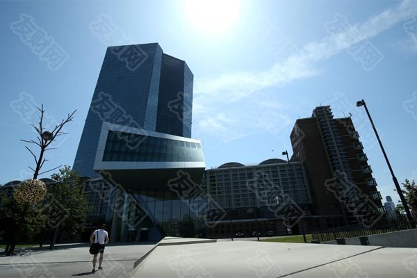 欧洲央行行长打消了2022年的加息预期 欧元成为“一把正在落下的飞刀” 欧洲央行行长打消了2022年的加息预期 欧元成为“一把正在落下的飞刀”
