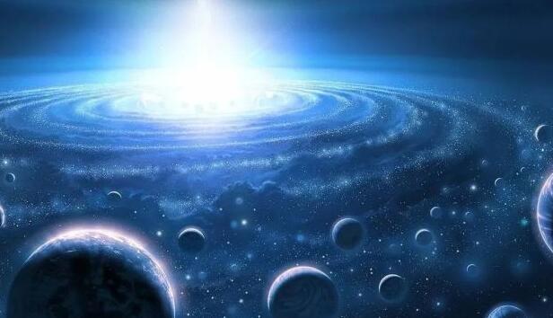 【友财网外汇资讯】-“元宇宙”的概念最早诞生于1992年的畅销书《雪崩》中,30年后,互联网科技公司开始将它带入现实。不过,行业仍然处于爆发前的“混沌”,大家就好像是“盲人摸象”,每个企业都能说出自己对“元宇宙”的理解,但至今没有人能说清真正意义上的“元宇宙”是什么,它仍然是一个“模糊的未来”。 在第三季度财报中,“元宇宙”几乎成为所有科技公司高管讨论的热点,因为这从某种程度上能够提升投资人的期待。不仅仅是游戏公司和社交媒体,一些看似与“元宇宙”并不相关的行业,例如加密货币和消费品牌也开始谈论它。 雏形已在,实现尚远 Facebook的母公司Meta Platforms表示,元宇宙是一个由计算机生成的世界,是人们使用虚拟现实设备进行工作、娱乐和社交的地方。 苹果iOS 14的隐私政策变化对Meta公司的收入将造成持续的阻力,该公司创始人扎克伯格希望彻底转型为一家“元宇宙”企业来创造新的收入增长点。公司预计第四季度收入将达到315亿美元至340亿美元区间,高于第三季度的290亿美元。 游戏公司则认为,“元宇宙”已经实现。Roblox和Epic Games都创建了自己的“元宇宙”世界,比如游戏《堡垒之夜》就能被视为是Epic创建的一个“元宇宙”世界,玩家在玩游戏的时候,已经进入了“元宇宙”。Roblox希望在“元宇宙”中连接超过全球10亿人。 Roblox构建的“元宇宙”世界中,用户不仅是游戏玩家,也是创作者。玩家可以在其中创建自己的角色、建筑物、公园甚至自定义游戏模式。为了展示平台的强大功能,一些创作者复制了神奇宝贝、超级马里奥和反恐精英等经典游戏。 在Roblox公司创始人、CEO大卫·巴斯祖基(David Baszucki)看来,“元宇宙”是人类的共同体验,他将“元宇宙”定义为将高保真通信技术与一种全新的讲故事方式相结合的地方,其发展模式可以借鉴移动游戏和娱乐行业。 尽管Roblox今年上市以来,股价已经暴涨160%,收入也不断增长。根据公司第三季度财报,第三季度Roblox收入超过5亿美元,但公司仍亏损7400万美元。 迪士尼首席执行官鲍勃·查佩克(Bob Chapek)表示:“现在的元宇宙还只是一个序幕,未来元宇宙中,物理世界和数字世界将会更加紧密地结合,迪士尼也能在元宇宙当中讲自己的故事。” 老牌媒体公司迪士尼近日发布的财报表现并不理想,市值已被流媒体巨头Netflix超越。财报显示,上一季度迪士尼流媒体营收同比增长38%至45.6亿美元,不过运营亏损从3.7亿美元扩大至6.3亿美元。而竞争对手Netflix已宣布进军游戏领域,向“元宇宙”迈出了第一步。 华纳音乐集团CEO斯蒂芬·库珀(Stephen Cooper)认为,《堡垒之夜》和Roblox等塑造的大型“元宇宙”空间让人们开始看到提供内容和分发、融合的机会。“当你开始关注全球影响力,并发现人们在这些新兴的世界中度过越来越长的时间时,我们认为这也会给华纳这样的娱乐公司提供广阔的机会。”库珀表示。 中国企业希望“领跑” 中国企业也在加速进入“元宇宙”,并希望成为该领域的“快跑者”。不过在中国技术公司看来,“元宇宙”的样子仍然很模糊。腾讯总裁刘炽平表示:“我觉得元宇宙是一个非常令人兴奋但同时又有点模糊的概念。” 腾讯音乐也希望进入“元宇宙”领域。今年第三季度,该公司社交娱乐业务收入三年来首次下滑。今年10月,QQ音乐与Roblox合作推出了沉浸式虚拟音乐会,探索了独家特效、烟花、虚拟礼物、3D场景音乐小游戏等。今年9月,腾讯已申请注册近百条“元宇宙”相关商标,其中就包括“腾讯音乐元宇宙” 网易投资者关系负责人表示:“元宇宙确实是当今无处不在的新流行语。但另一方面,没有人真正亲身体验过它是什么。但我们已经为此做好技术准备。当那一天到来时,我们知道如何积累相关的专业知识和技能,并成为元宇宙空间中跑得最快的人之一。” 从刚刚公布的第三季度财报营收比例来看,网易游戏收入在总营收中占比超七成,是网易公司的营收“大头”。网易已申请注册了“伏羲元宇宙”、“雷火元宇宙”、“瑶台元宇宙”等商标,当前商标状态均为等待实质审查。与此同时,网易还开启招聘虚拟场景搭建的建造师、虚拟角色的捏脸师等职位。 哔哩哔哩CEO陈睿也认为,如果有企业在听到“元宇宙”概念后才决定进入,那么可能为时已晚。“实际上很多与元宇宙概念相关的元素已经存在,无论是在虚拟现实、社交网络,还是其他生态社交系统中,并且有很多公司已经在这些概念上开发产品,例如Facebook和腾讯,哔哩哔哩也是其中之一。”陈睿表示,“但这些工作都不是几个月或几年就能完成的。” 陈睿在谈到“元宇宙”离实现还有多远时称,“元宇宙”的实现需要产品、技术等方面的突破。“我认为它的实现真的不在最近的两、三年,这是一个美好的远景。”他表示。 “很多游戏公司说自己在投资元宇宙,但至少到目前为止,我们看到的实际产品仍然很少,大多数是企业的宣传。”一位资深游戏行业人士对第一财经记者表示。 盈利模式仍待探索 投资人期待“元宇宙”世界在创造一种全新的服务和体验基础的同时,也能为企业提供一种扩大收入的新方式。此外,如何构建一个经济生态,吸引数以百万计的开发人员在一个大的平台上进行开发,并从中赚取足够多的利润,以持续开发软件也是一大挑战。 广告商参与将有助于“元宇宙”更快变现。Roblox首席商务官Craig Donato表示:“我们希望广告代理商有能力打造元宇宙体验。” 基于区块链技术的的非同质化代币NFT市场的悄然兴起,也为“元宇宙”的早期商业模式提供了参考。NFT是一种加密资产,代表一种无形的数字物品,例如画作、视频或游戏内物品。NFT的所有者记录在区块链上,允许NFT作为其代表的数字资产的替代品进行交易。 Coinbase联合创始人兼CEO布赖恩·阿姆斯特朗(Brian Armstrong)表示:“我认为现在有数千万美国人将这种资产类别用于各种交易,不仅是金融服务和支付,还有艺术、身份以及元宇宙等。” “NFT的出现实现了虚拟物品的资产化,它能够映射虚拟物品,将虚拟物品成为交易的实体。”奥纬咨询董事合伙人张君毅对第一财经记者表示,“过去交易依托于游戏、电商,而‘元宇宙’打开了专属的壁垒,特别是NFT在区块链加密领域中主要解决了数字的稀缺性。” 张君毅认为,NFT在“唯一性”、“数字产权化”、“跨虚拟环境的大规模协作”以及“保护用户隐私系统”等方面,构成了一套全新的数据资产交易体系,能让元宇宙“活”起来。 “就像货币信用针对于真实世界一样,需要有源头活水注入,这也是‘元宇宙’真正长期独立存在的生命线。”他对第一财经记者表示,“如果加密货币、区块链都能在真实场景可用的模式下运行,那么NFT可能就会成为真实拍卖行的延伸。” 易凯资本认为,长期来看元宇宙的核心在于多元化与经济体系的形成;而未来的终局远比人们想的复杂,最大的不确定性风险在于政府监管和文明。“理想中的元宇宙应该是底层开放互通的平台,无边界,无国界,但距离终局显然道路漫长。”易凯资本称。 文章来源:第一财经 【友财网外汇资讯】-“元宇宙”的概念最早诞生于1992年的畅销书《雪崩》中,30年后,互联网科技公司开始将它带入现实。不过,行业仍然处于爆发前的“混沌”,大家就好像是“盲人摸象”,每个企业都能说出自己对“元宇宙”的理解,但至今没有人能说清真正意义上的“元宇宙”是什么,它仍然是一个“模糊的未来”。 在第三季度财报中,“元宇宙”几乎成为所有科技公司高管讨论的热点,因为这从某种程度上能够提升投资人的期待。不仅仅是游戏公司和社交媒体,一些看似与“元宇宙”并不相关的行业,例如加密货币和消费品牌也开始谈论它。 雏形已在,实现尚远 Facebook的母公司Meta Platforms表示,元宇宙是一个由计算机生成的世界,是人们使用虚拟现实设备进行工作、娱乐和社交的地方。 苹果iOS 14的隐私政策变化对Meta公司的收入将造成持续的阻力,该公司创始人扎克伯格希望彻底转型为一家“元宇宙”企业来创造新的收入增长点。公司预计第四季度收入将达到315亿美元至340亿美元区间,高于第三季度的290亿美元。 游戏公司则认为,“元宇宙”已经实现。Roblox和Epic Games都创建了自己的“元宇宙”世界,比如游戏《堡垒之夜》就能被视为是Epic创建的一个“元宇宙”世界,玩家在玩游戏的时候,已经进入了“元宇宙”。Roblox希望在“元宇宙”中连接超过全球10亿人。 Roblox构建的“元宇宙”世界中,用户不仅是游戏玩家,也是创作者。玩家可以在其中创建自己的角色、建筑物、公园甚至自定义游戏模式。为了展示平台的强大功能,一些创作者复制了神奇宝贝、超级马里奥和反恐精英等经典游戏。 在Roblox公司创始人、CEO大卫·巴斯祖基(David Baszucki)看来,“元宇宙”是人类的共同体验,他将“元宇宙”定义为将高保真通信技术与一种全新的讲故事方式相结合的地方,其发展模式可以借鉴移动游戏和娱乐行业。 尽管Roblox今年上市以来,股价已经暴涨160%,收入也不断增长。根据公司第三季度财报,第三季度Roblox收入超过5亿美元,但公司仍亏损7400万美元。 迪士尼首席执行官鲍勃·查佩克(Bob Chapek)表示:“现在的元宇宙还只是一个序幕,未来元宇宙中,物理世界和数字世界将会更加紧密地结合,迪士尼也能在元宇宙当中讲自己的故事。” 老牌媒体公司迪士尼近日发布的财报表现并不理想,市值已被流媒体巨头Netflix超越。财报显示,上一季度迪士尼流媒体营收同比增长38%至45.6亿美元,不过运营亏损从3.7亿美元扩大至6.3亿美元。而竞争对手Netflix已宣布进军游戏领域,向“元宇宙”迈出了第一步。 华纳音乐集团CEO斯蒂芬·库珀(Stephen Cooper)认为,《堡垒之夜》和Roblox等塑造的大型“元宇宙”空间让人们开始看到提供内容和分发、融合的机会。“当你开始关注全球影响力,并发现人们在这些新兴的世界中度过越来越长的时间时,我们认为这也会给华纳这样的娱乐公司提供广阔的机会。”库珀表示。 中国企业希望“领跑” 中国企业也在加速进入“元宇宙”,并希望成为该领域的“快跑者”。不过在中国技术公司看来,“元宇宙”的样子仍然很模糊。腾讯总裁刘炽平表示:“我觉得元宇宙是一个非常令人兴奋但同时又有点模糊的概念。” 腾讯音乐也希望进入“元宇宙”领域。今年第三季度,该公司社交娱乐业务收入三年来首次下滑。今年10月,QQ音乐与Roblox合作推出了沉浸式虚拟音乐会,探索了独家特效、烟花、虚拟礼物、3D场景音乐小游戏等。今年9月,腾讯已申请注册近百条“元宇宙”相关商标,其中就包括“腾讯音乐元宇宙” 网易投资者关系负责人表示:“元宇宙确实是当今无处不在的新流行语。但另一方面,没有人真正亲身体验过它是什么。但我们已经为此做好技术准备。当那一天到来时,我们知道如何积累相关的专业知识和技能,并成为元宇宙空间中跑得最快的人之一。” 从刚刚公布的第三季度财报营收比例来看,网易游戏收入在总营收中占比超七成,是网易公司的营收“大头”。网易已申请注册了“伏羲元宇宙”、“雷火元宇宙”、“瑶台元宇宙”等商标,当前商标状态均为等待实质审查。与此同时,网易还开启招聘虚拟场景搭建的建造师、虚拟角色的捏脸师等职位。 哔哩哔哩CEO陈睿也认为,如果有企业在听到“元宇宙”概念后才决定进入,那么可能为时已晚。“实际上很多与元宇宙概念相关的元素已经存在,无论是在虚拟现实、社交网络,还是其他生态社交系统中,并且有很多公司已经在这些概念上开发产品,例如Facebook和腾讯,哔哩哔哩也是其中之一。”陈睿表示,“但这些工作都不是几个月或几年就能完成的。” 陈睿在谈到“元宇宙”离实现还有多远时称,“元宇宙”的实现需要产品、技术等方面的突破。“我认为它的实现真的不在最近的两、三年,这是一个美好的远景。”他表示。 “很多游戏公司说自己在投资元宇宙,但至少到目前为止,我们看到的实际产品仍然很少,大多数是企业的宣传。”一位资深游戏行业人士对第一财经记者表示。 盈利模式仍待探索 投资人期待“元宇宙”世界在创造一种全新的服务和体验基础的同时,也能为企业提供一种扩大收入的新方式。此外,如何构建一个经济生态,吸引数以百万计的开发人员在一个大的平台上进行开发,并从中赚取足够多的利润,以持续开发软件也是一大挑战。 广告商参与将有助于“元宇宙”更快变现。Roblox首席商务官Craig Donato表示:“我们希望广告代理商有能力打造元宇宙体验。” 基于区块链技术的的非同质化代币NFT市场的悄然兴起,也为“元宇宙”的早期商业模式提供了参考。NFT是一种加密资产,代表一种无形的数字物品,例如画作、视频或游戏内物品。NFT的所有者记录在区块链上,允许NFT作为其代表的数字资产的替代品进行交易。 Coinbase联合创始人兼CEO布赖恩·阿姆斯特朗(Brian Armstrong)表示:“我认为现在有数千万美国人将这种资产类别用于各种交易,不仅是金融服务和支付,还有艺术、身份以及元宇宙等。” “NFT的出现实现了虚拟物品的资产化,它能够映射虚拟物品,将虚拟物品成为交易的实体。”奥纬咨询董事合伙人张君毅对第一财经记者表示,“过去交易依托于游戏、电商,而‘元宇宙’打开了专属的壁垒,特别是NFT在区块链加密领域中主要解决了数字的稀缺性。” 张君毅认为,NFT在“唯一性”、“数字产权化”、“跨虚拟环境的大规模协作”以及“保护用户隐私系统”等方面,构成了一套全新的数据资产交易体系,能让元宇宙“活”起来。 “就像货币信用针对于真实世界一样,需要有源头活水注入,这也是‘元宇宙’真正长期独立存在的生命线。”他对第一财经记者表示,“如果加密货币、区块链都能在真实场景可用的模式下运行,那么NFT可能就会成为真实拍卖行的延伸。” 易凯资本认为,长期来看元宇宙的核心在于多元化与经济体系的形成;而未来的终局远比人们想的复杂,最大的不确定性风险在于政府监管和文明。“理想中的元宇宙应该是底层开放互通的平台,无边界,无国界,但距离终局显然道路漫长。”易凯资本称。 文章来源:第一财经