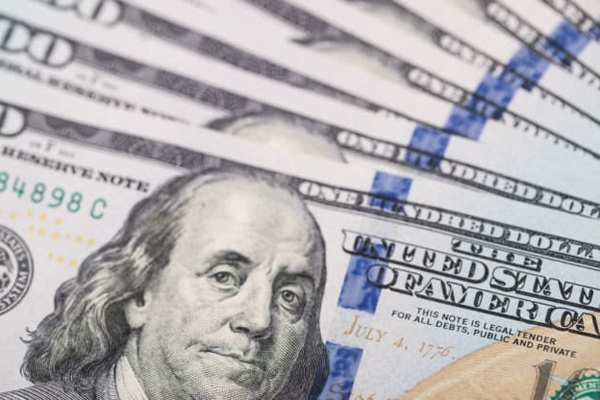 美联储的货币紧缩预期 将为2022年的美元提供足够动力 美联储的货币紧缩预期 将为2022年的美元提供足够动力