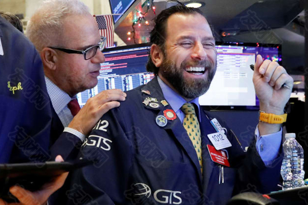 道指跳涨600点 标普500指数从两年来最严重的周跌幅反弹2.5%