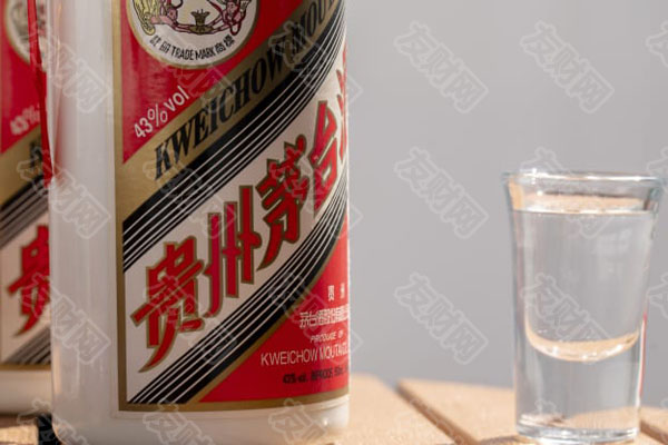 贵州茅台市值超腾讯成国内最大市值公司 该咋看? 贵州茅台市值超腾讯成国内最大市值公司 该咋看?