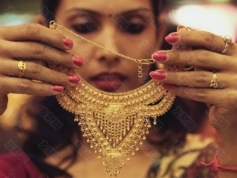 押注美联储放缓加息,黄金躲过一劫!本周美国GDP来袭,警惕再跌100美元 押注美联储放缓加息,黄金躲过一劫!本周美国GDP来袭,警惕再跌100美元