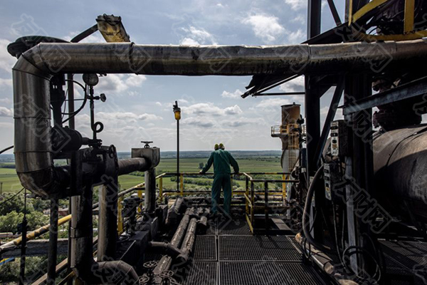 欧盟考虑对俄罗斯石油实行65-70美元的价格上限