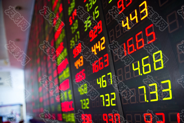 A股三大股指低开 人工智能板块活跃 恒指跌1.1%