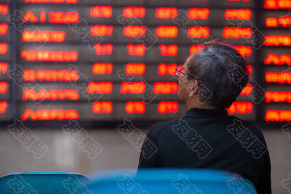 A股小幅震荡后又纷纷拉升翻红 美国市场增加了对美联储降息的押注 A股小幅震荡后又纷纷拉升翻红 美国市场增加了对美联储降息的押注