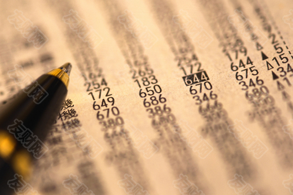 军工板块大涨 光伏板块下挫 恒指跌超1% 黄金股走低 军工板块大涨 光伏板块下挫 恒指跌超1% 黄金股走低