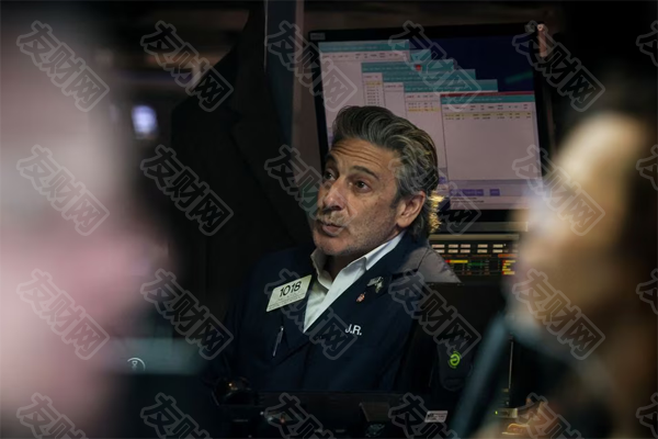 美国股市大幅下挫 因劳动力市场强劲引发对加息的担忧 美国股市大幅下挫 因劳动力市场强劲引发对加息的担忧