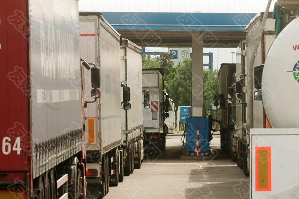 随着能源引发通胀担忧 柴油价格上涨对消费者来说是一种“隐性税”