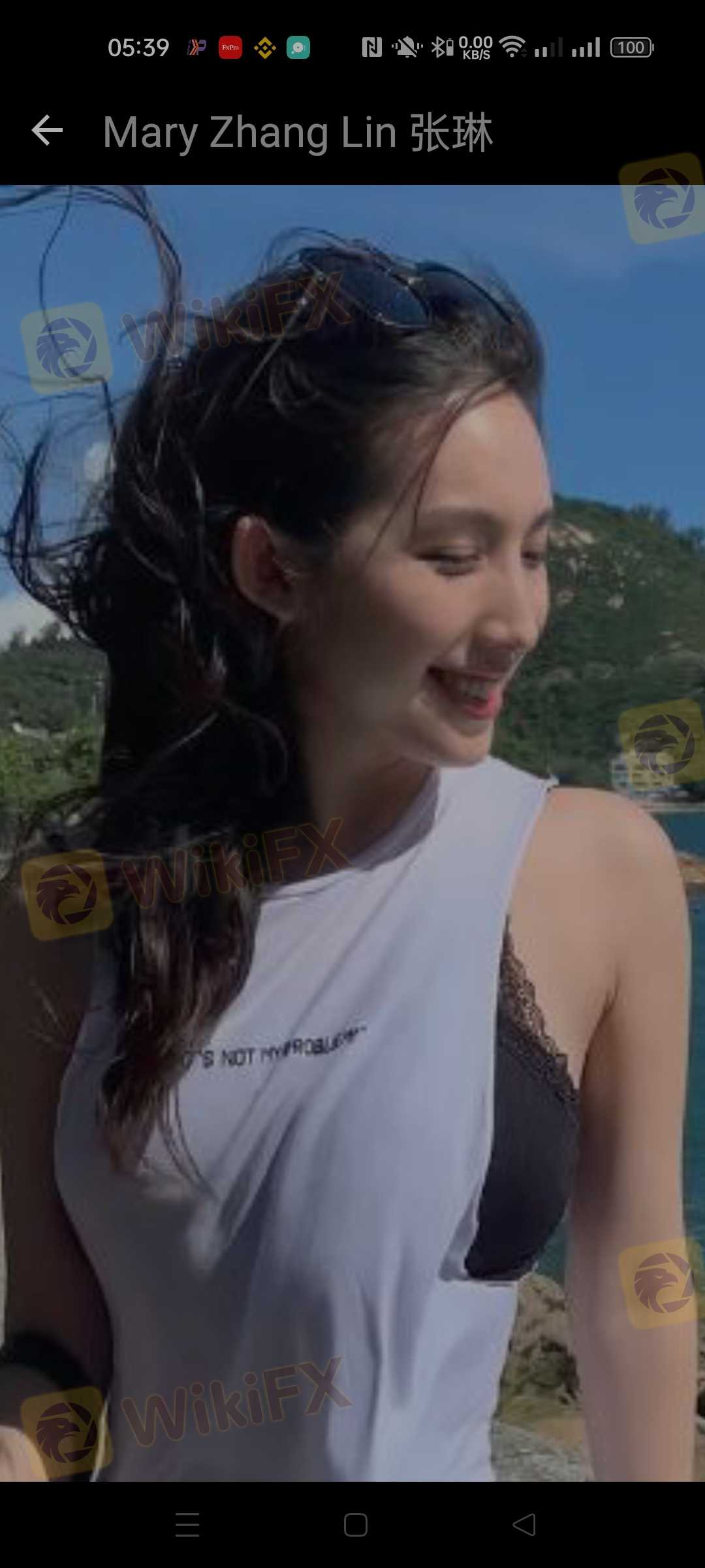 被一个中国女孩骗去投资 ST5一开始她申请了 3750 美元，她为我做交易，并且总是要求存入更多美元以增加利润。她向我展示了如何提取 100 美元，并收到了 80.00 美元，向我展示了一切都很好，因为我有 3750 美元的资金，我试图提取，但他们要求支付我资金金额的 20%，以便我提取资金。后来我收到谷歌发来的一条消息，说他们删除了 ST5max 应用程序从我的手机中删除，因为它是假应用程序，可能会窃取我的个人信息，例如银行帐户和密码。如果有任何解决方案或行动来退还我的资金，请支持我，他们窃取了我的电子邮件地址是 magdybasily@gmail.com 手机号码 00201201076237