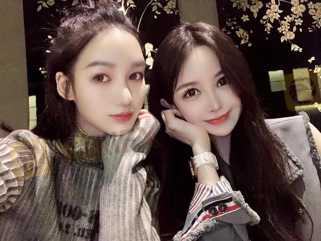 我被一个中国女孩骗了,她的名字叫QIU,一开始她和我聊天,然后给错误的人发了消息。后来她继续说好话并投资了 Soon trade5 应用程序。我投资了20000美元,最初我提取了100美元,后来当我提取10000美元时,他们要求缴纳12.5%的平台税。交了10000$税后也无法取款。我发现这是骗局并将我困在这个应用程序中。请不要投资 我被一个中国女孩骗了,她的名字叫QIU,一开始她和我聊天,然后给错误的人发了消息。后来她继续说好话并投资了 Soon trade5 应用程序。我投资了20000美元,最初我提取了100美元,后来当我提取10000美元时,他们要求缴纳12.5%的平台税。交了10000$税后也无法取款。我发现这是骗局并将我困在这个应用程序中。请不要投资