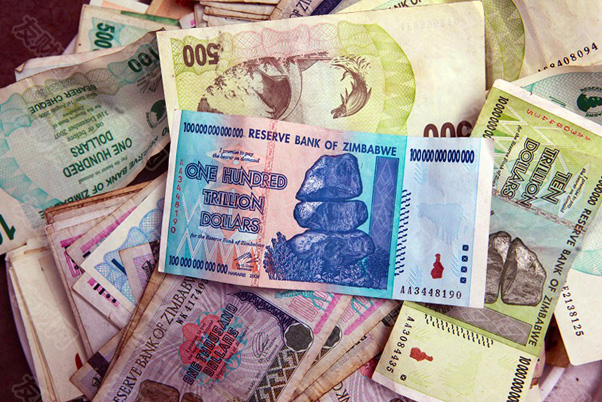 津巴布韦新发行的以黄金为支持的货币ZiG在上市后一天走强 尽管它扰乱了商业 津巴布韦新发行的以黄金为支持的货币ZiG在上市后一天走强 尽管它扰乱了商业