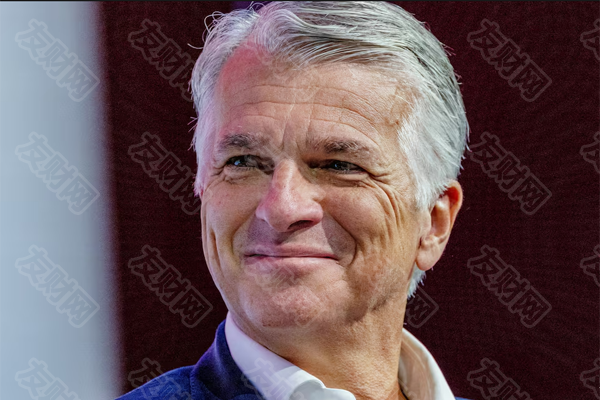 瑞银首席执行官1600万美元薪酬引发瑞士财长担忧 瑞银首席执行官1600万美元薪酬引发瑞士财长担忧