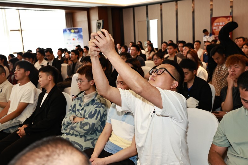 交易者同盟会携手AIMS荣鹰证券 2024浅谈交易暨百城联动线下技术交流会●重庆站取得圆满成功! 交易者同盟会携手AIMS荣鹰证券 2024浅谈交易暨百城联动线下技术交流会●重庆站取得圆满成功!