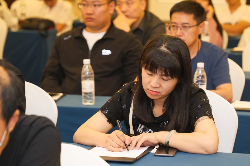 交易者同盟会携手AIMS荣鹰证券 2024浅谈交易暨百城联动线下技术交流会●郑州站取得圆满成功! 交易者同盟会携手AIMS荣鹰证券 2024浅谈交易暨百城联动线下技术交流会●郑州站取得圆满成功!