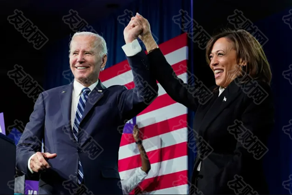 拜登称他把“个人野心”放在一边 将与特朗普之战的火炬传递给哈里斯