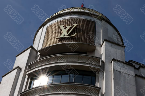 随着奢侈品牌拥抱体育运动 LVMH也在奥运会上打上了烙印