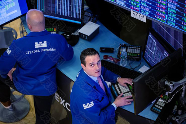 标普500指数和纳斯达克指数遭遇一个多月来最糟糕的一天 科技股领跌 标普500指数和纳斯达克指数遭遇一个多月来最糟糕的一天 科技股领跌