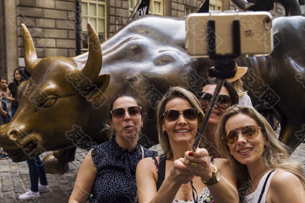 华尔街策略师预测 特朗普的减税政策将在未来几年推动美国股市飙升