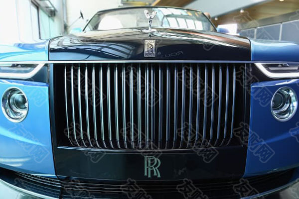 英国豪华汽车制造商劳斯莱斯表示 超级富豪推动了定制车型的需求激增