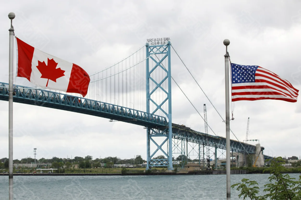 为什么特朗普如此关注北方邻国加拿大？