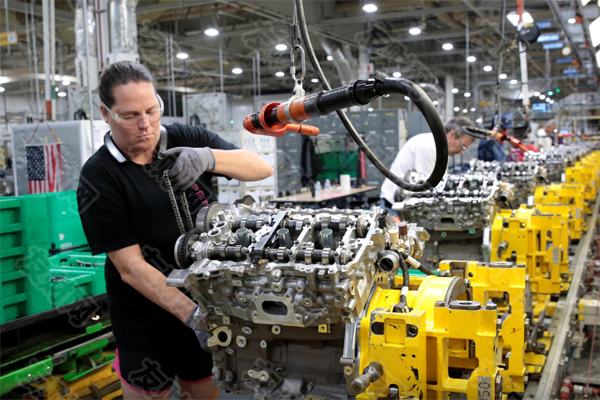 2024年纯电动汽车和混合动力车型的销量首次达到美国新车销量的20% 2024年纯电动汽车和混合动力车型的销量首次达到美国新车销量的20%