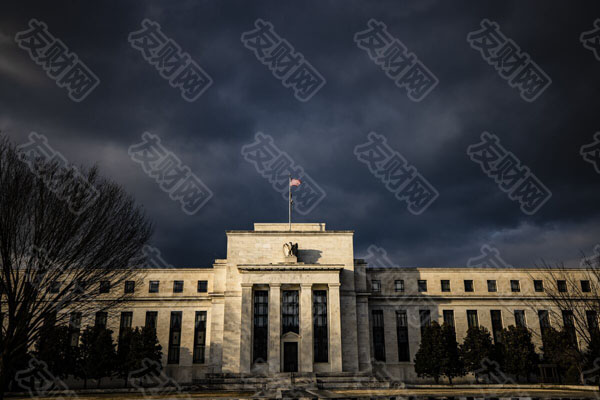 会议纪要显示：美联储官员担心关税对通胀的影响 并认为降息将被搁置