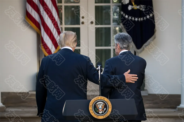 在ADP就业报告表现疲软后 特朗普称 “太晚了” 鲍威尔必须降低利率