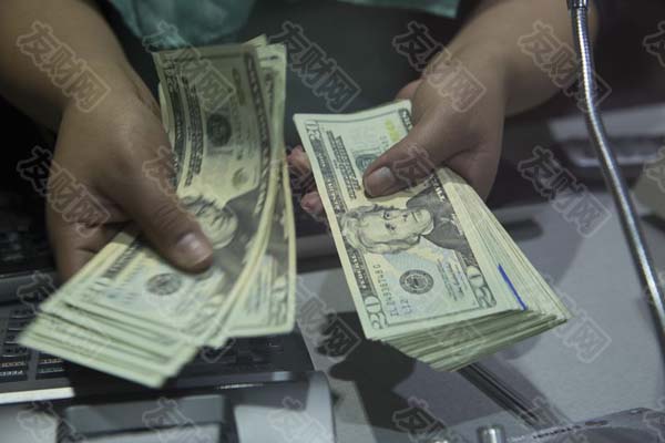 美国企业现金水平开始下降