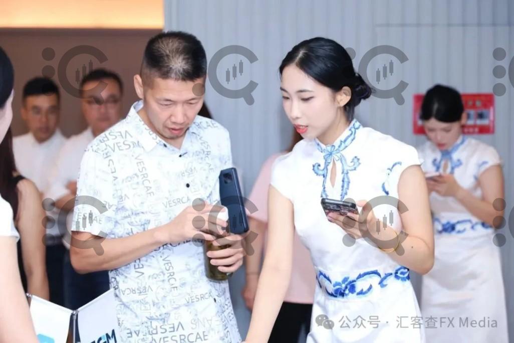 汇客查2025全国线下交易技术峰会杭州站圆满落幕 交易智慧点亮投资之路