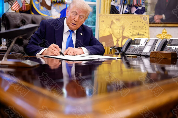 特朗普10万美元的H-1B费用引发了一场全球争夺顶尖人才的竞赛