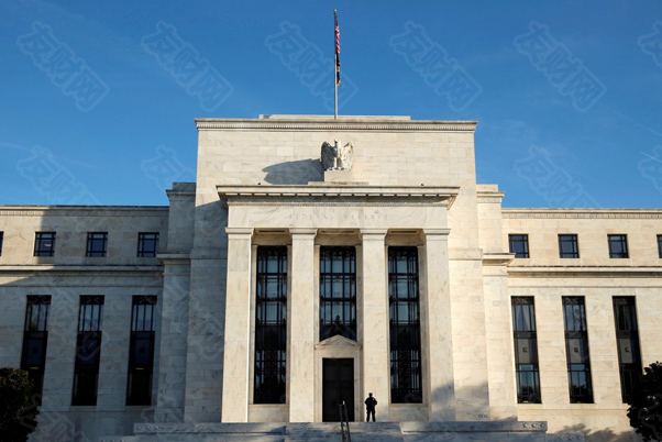 “有点担心”：两个关键的消费者群体面临压力 这是美国经济的一个警告信号