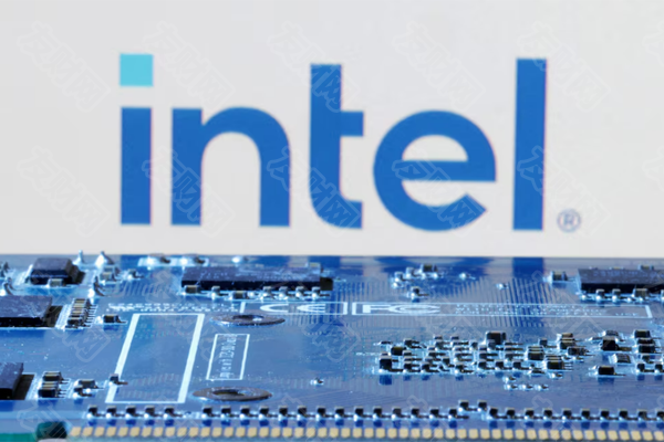 英特尔股价上涨超过8% 因有报道称其将为苹果公司供应芯片 英特尔股价上涨超过8% 因有报道称其将为苹果公司供应芯片