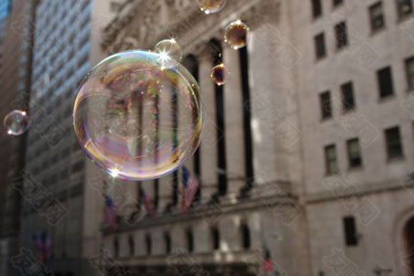 1765186763731913.jpg 9万亿美元企业债务炸弹正在美国经济中“冒泡”华尔街泡沫d.jpg