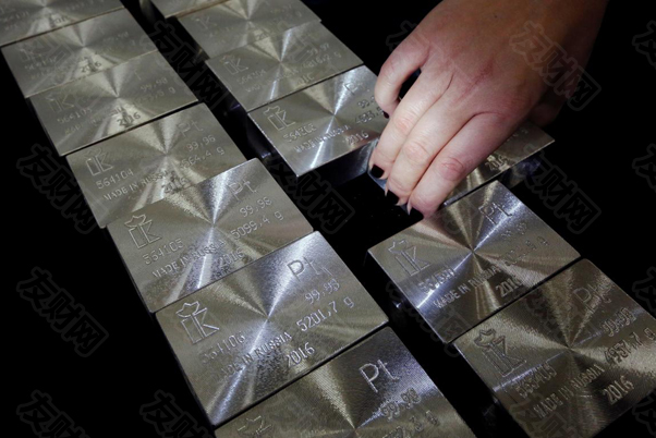 全球供应紧张 铂金飙升至创纪录的2300美元上方