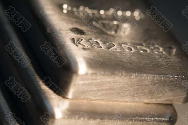 白银期货创2021年以来最惨单日跌幅 下一步走势该关注这些信号 白银期货创2021年以来最惨单日跌幅 下一步走势该关注这些信号