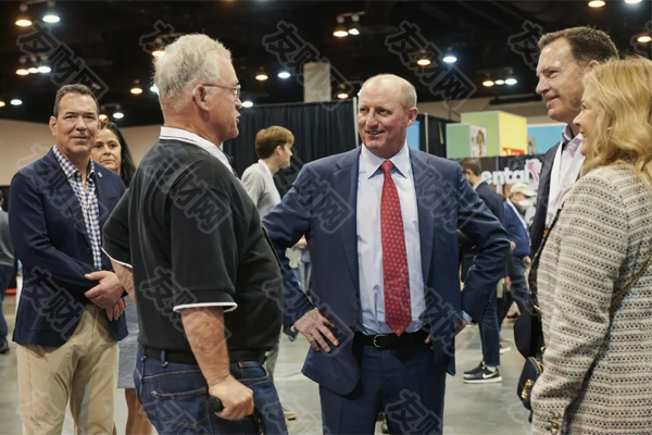 传奇人物沃伦·巴菲特本周正式退任 伯克希尔哈撒韦公司开启全新时代