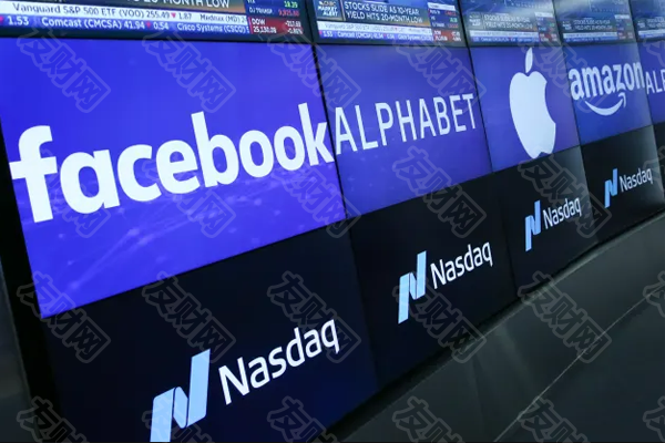 “鲜明对比”:AI引发科技股抛售 华尔街划分赢家与输家 “鲜明对比”:AI引发科技股抛售 华尔街划分赢家与输家