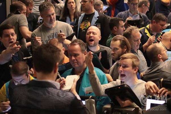 特朗普考虑干预石油市场 这种做法可能会引发“灾难性后果”