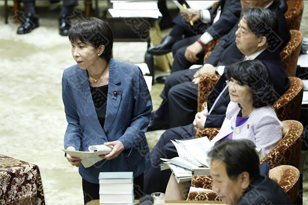 特朗普当着日本首相面援引珍珠港事件 为袭击伊朗事前保密辩护