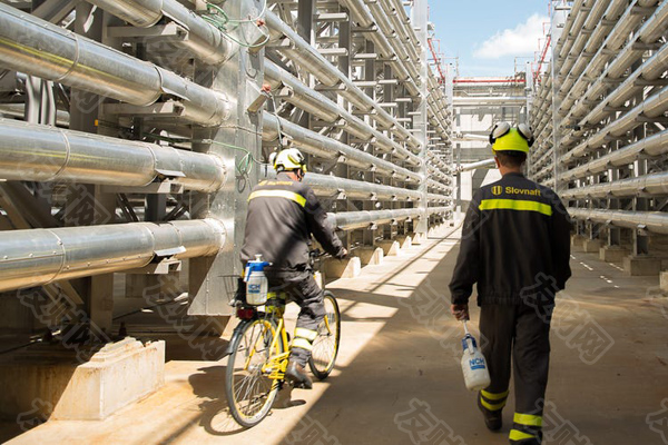 沙特绕开霍尔木兹海峡的输油管道日输油量达700万桶设计产能