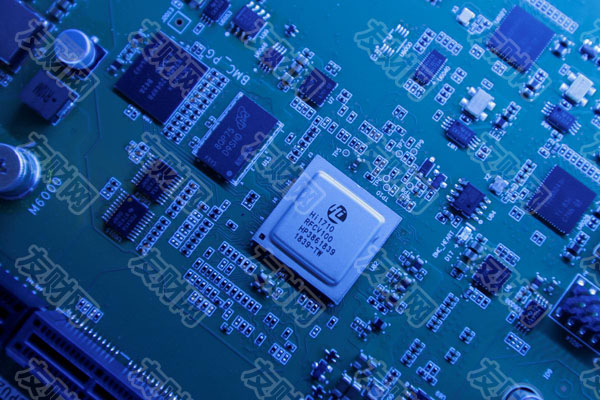 中国芯片厂商占据近半国内市场 英伟达领先优势缩小 中国芯片厂商占据近半国内市场 英伟达领先优势缩小