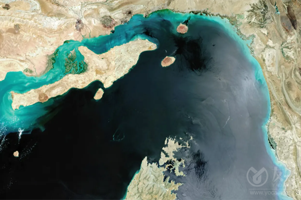 霍尔木兹海峡立即成为特朗普“脆弱”停火协议的首个重大冲突点