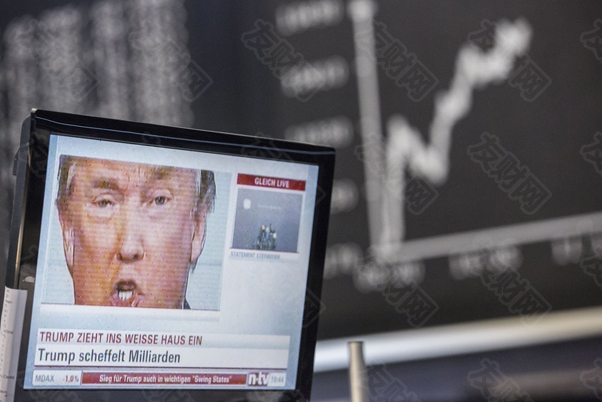 特朗普曝出离谱理由：称自己对高油价感到满意