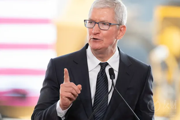 苹果公司任命约翰·特努斯为CEO接替蒂姆·库克 库克将出任董事长