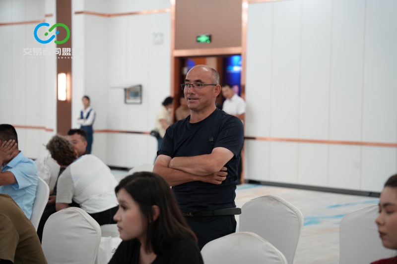交易者同盟会2026浅谈交易暨百城联动线下技术交流会(喀什站)取得圆满成功! 交易者同盟会2026浅谈交易暨百城联动线下技术交流会(喀什站)取得圆满成功!